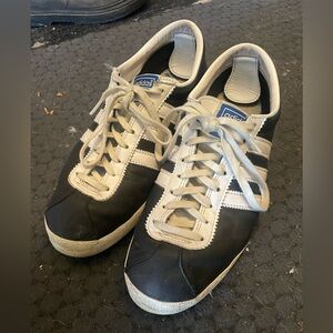 Adidas gazelle black 8.5M